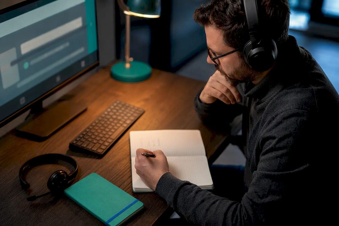 AI Role Play for Remote Sales Coaching: 30/60/90 Manager Checklist